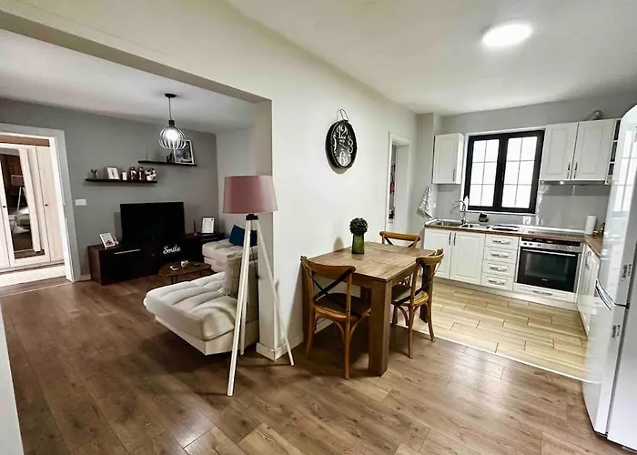 Top Location 3-Floor Villa With 6 Bedrooms
