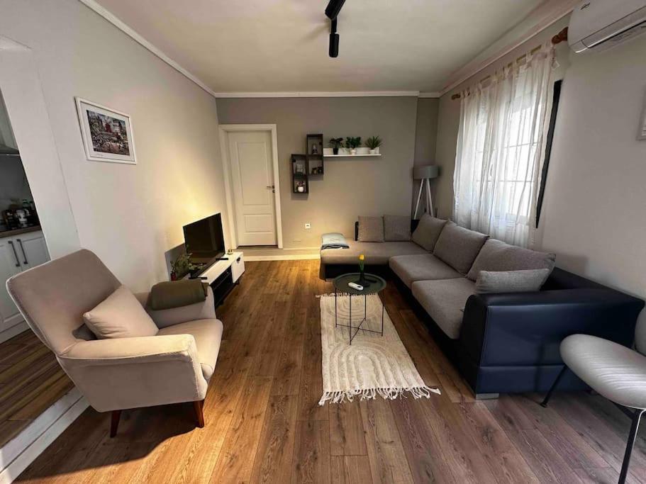 Location 3-floor With 6 Bedrooms Villaer